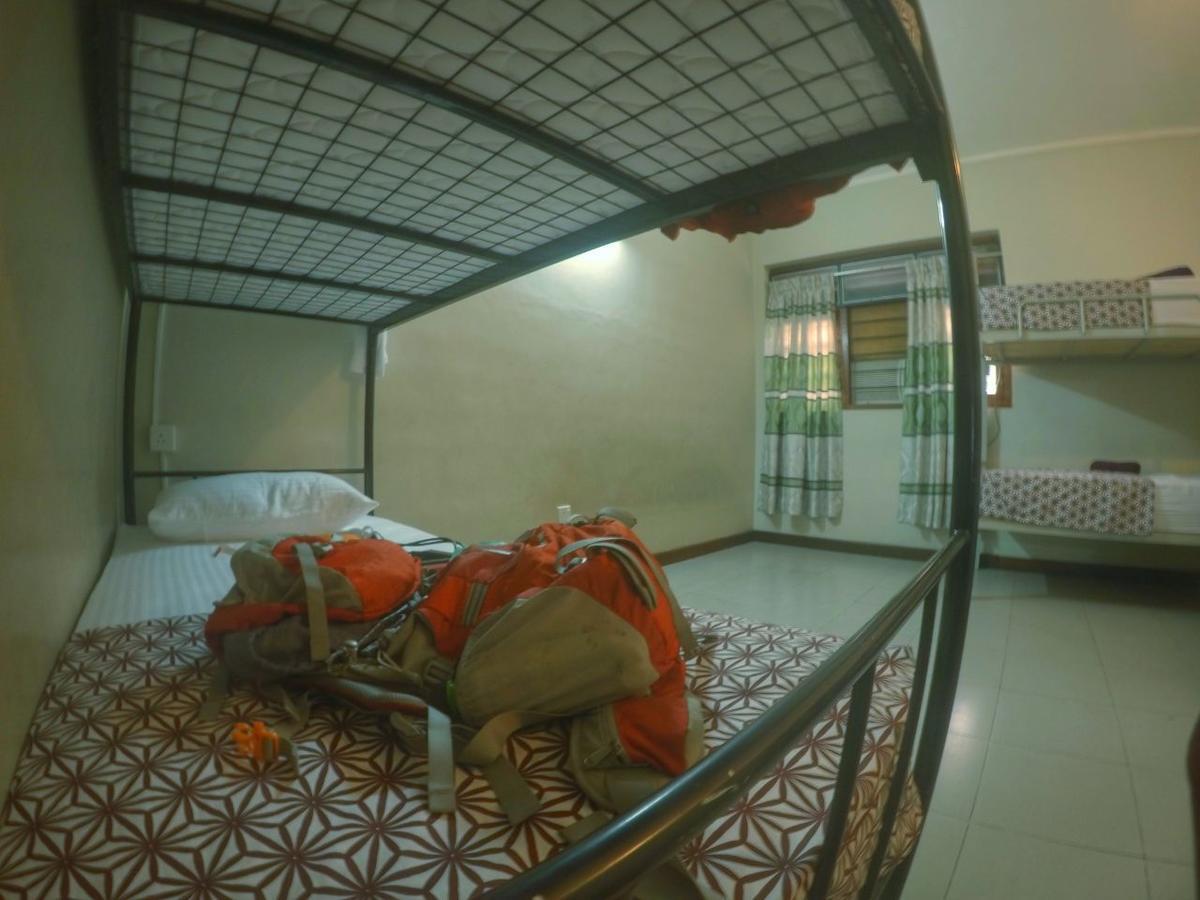 Trip "N" Chill Hostels Colombo Airport Katunayake Exterior photo