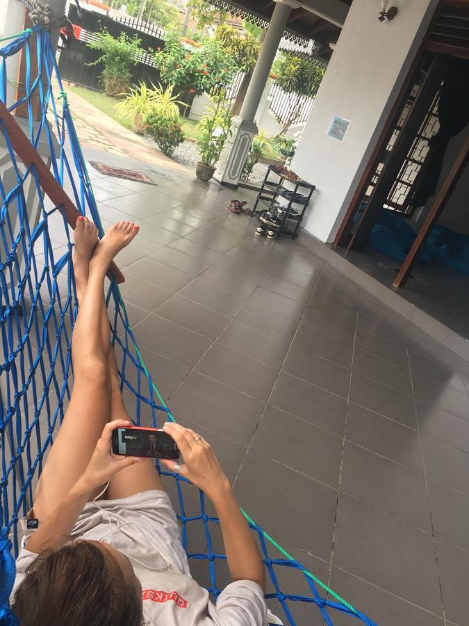 Trip "N" Chill Hostels Colombo Airport Katunayake Exterior photo