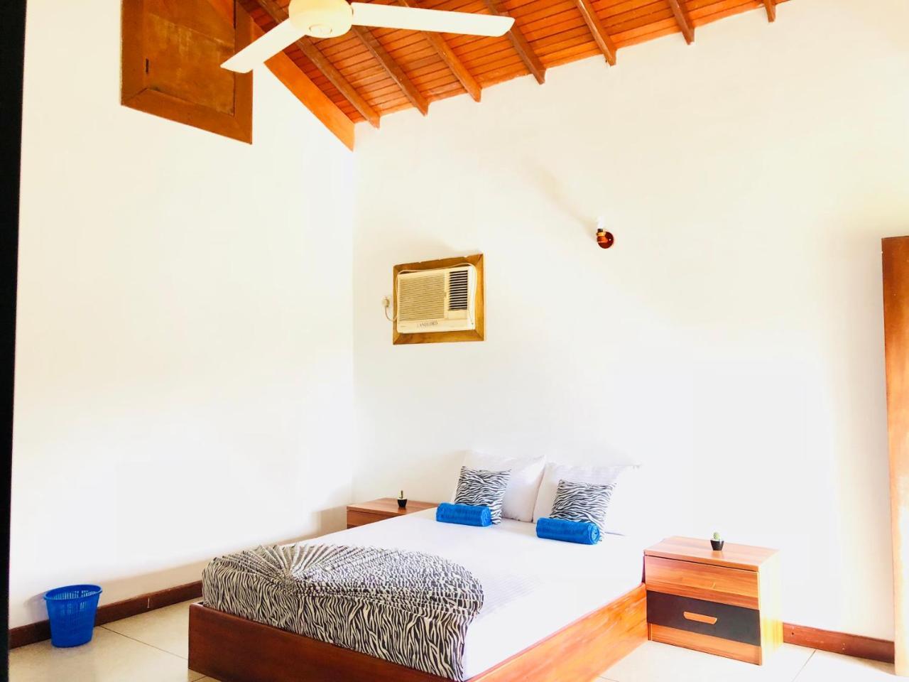 Trip "N" Chill Hostels Colombo Airport Katunayake Exterior photo