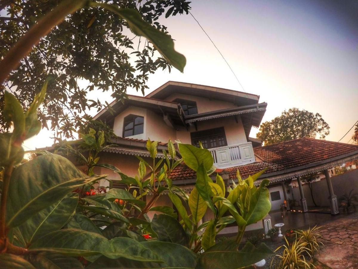 Trip "N" Chill Hostels Colombo Airport Katunayake Room photo